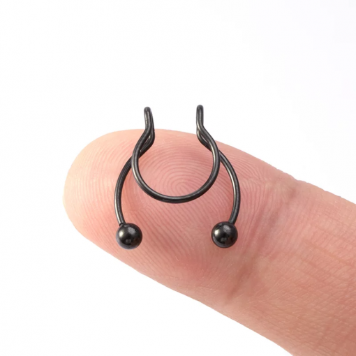 Fake piercing do nosa rozginany z kulkami Czarny