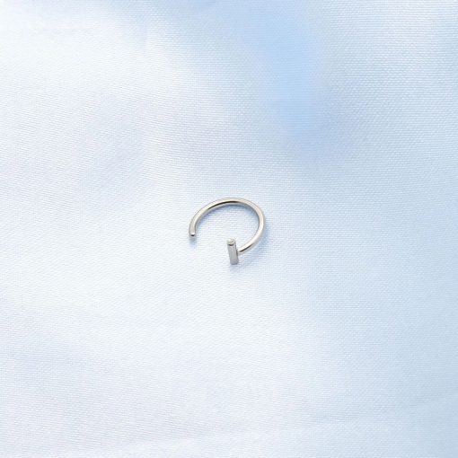 Fake kolczyk do ust lip ring bez przekłuwania Srebrny