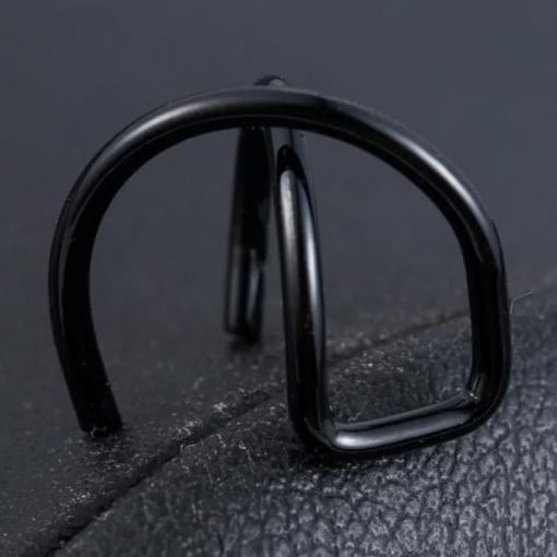 Fake piercing do ucha skrzyżowany rozginany Czarny