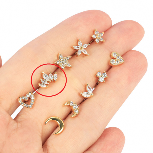 Kolczyk do piercingu ucha ze stali z pięcioma kryształkami Złoty