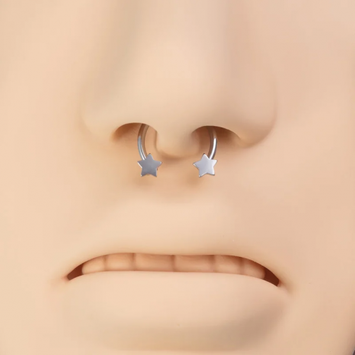 Podkowa Septum ze stali Gwiazdy płaskie Srebrny 1.2 x 4 x 10
